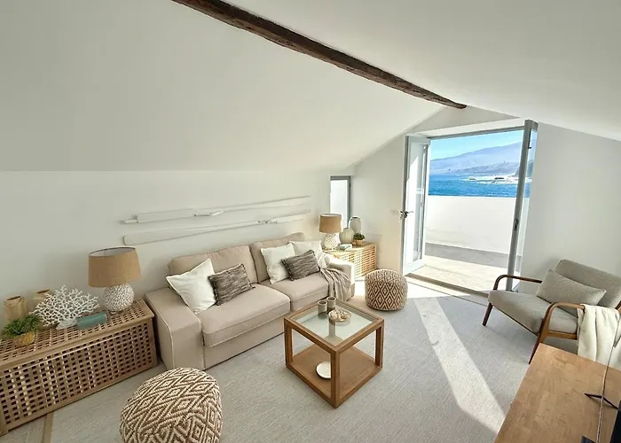 Casa Riva, With Pool Overlooking The Sea *