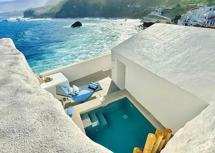 Casa Riva, With Pool Overlooking The Sea Las Aguas
