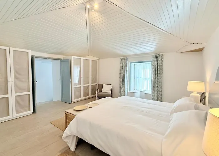 Casa Riva, With Pool Overlooking The Sea