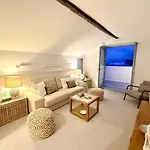 Feriehus Casa Riva, With Pool Overlooking The Sea
