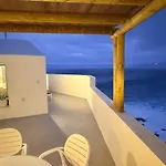Casa Riva, With Pool Overlooking The Sea بيت للعطل *