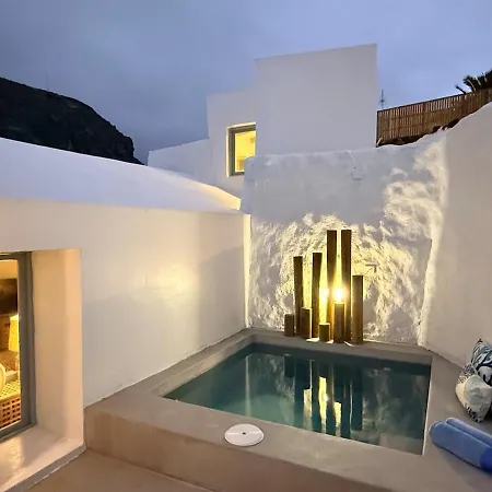 Сasa de vacaciones Casa Riva, With Pool Overlooking The Sea