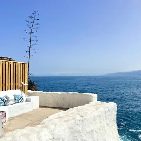 Semesterbostad Casa Riva, With Pool Overlooking The Sea