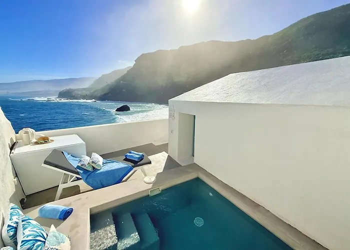 Сasa de vacaciones Casa Riva, With Pool Overlooking The Sea *