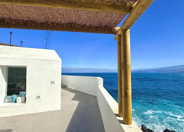 Casa Riva, With Pool Overlooking The Sea