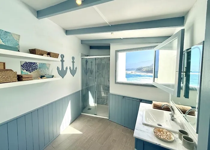 Casa Riva, With Pool Overlooking The Sea