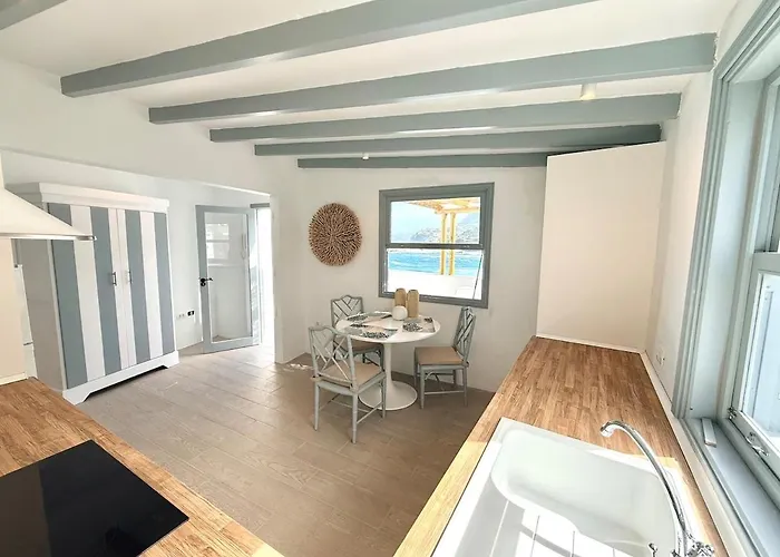 Casa Riva, With Pool Overlooking The Sea