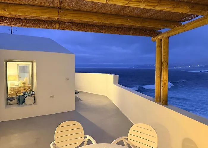 Dom wakacyjny Casa Riva, With Pool Overlooking The Sea *