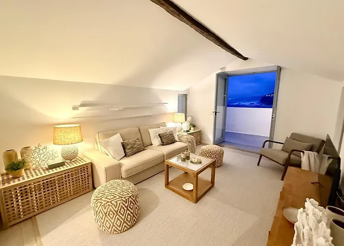 Сasa de vacaciones Casa Riva, With Pool Overlooking The Sea