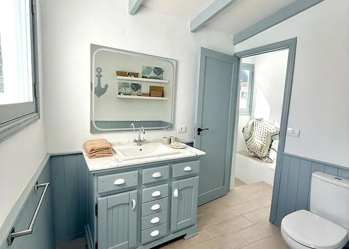 Casa Riva, With Pool Overlooking The Sea