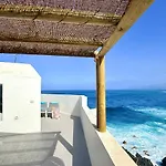Casa vacanze Casa Riva, With Pool Overlooking The Sea