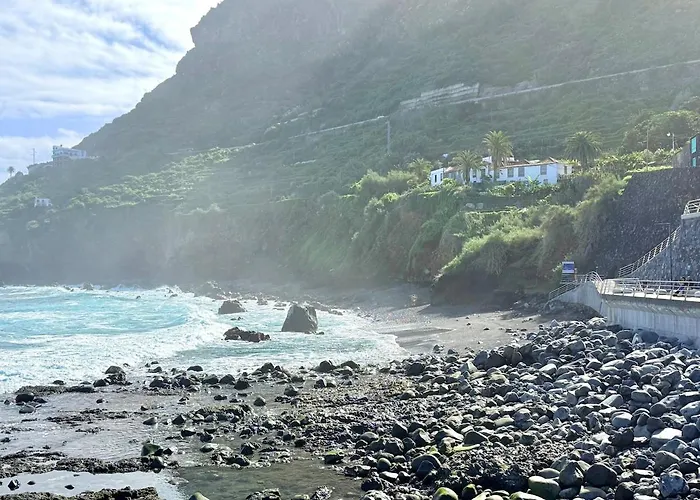 Casa Riva, With Pool Overlooking The Sea Hébergement de vacances *
