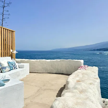 Casa Riva, With Pool Overlooking The Sea Дом отдыха *